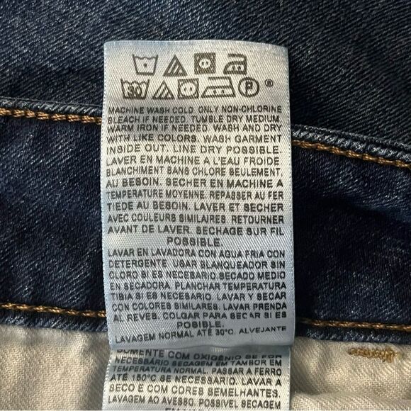 Levi’s 526 Slender Bootcut Jeans - Picture 9 of 9